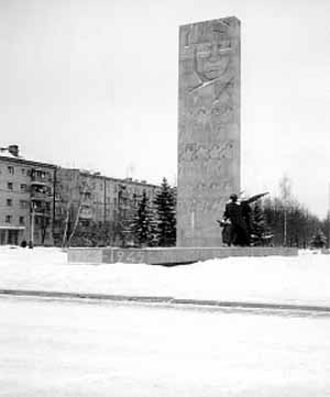 Во время войны балашихинцев погибло много. Памятник «Воинам-землякам, за родину жизнь отдавшим» — один из красивейших в Подмосковье