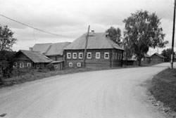 Северные избы в Ошевенске на севере Каргопольского района